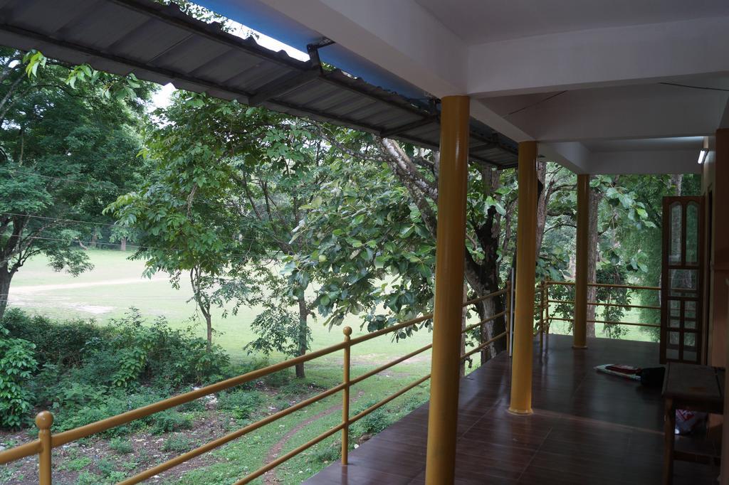 Jungleparadiso Homestay เทกคาดี ภายนอก รูปภาพ