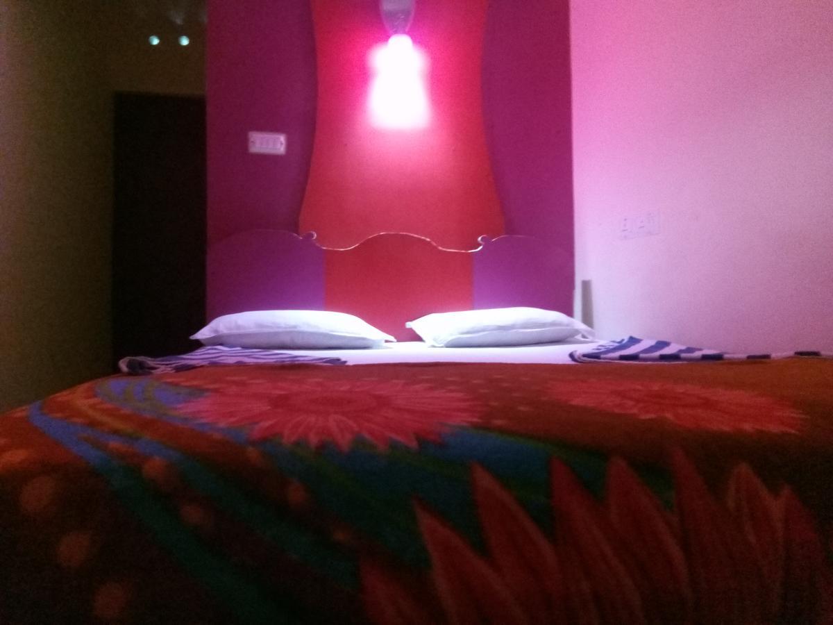 Jungleparadiso Homestay เทกคาดี ภายนอก รูปภาพ